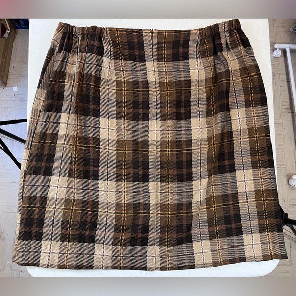 Cato Women’s Brown Plaid Skirt. Size 26/28W - Picture 4 of 14